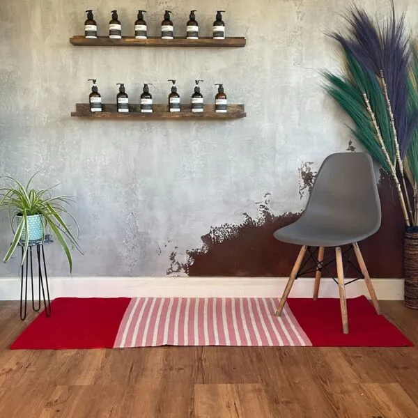 bG9jYWw6Ly9tZWRpYS9ISC80Qy82MFIzMEMxRzZSVks0Q0hILzVlN2U2NzgzLmpwZWc.webp Indian Cotton Rug - 70x170cm - Red/Pink