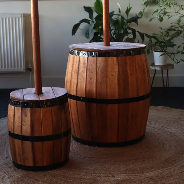 bG9jYWw6Ly9tZWRpYS9ITS9DQy82MFIzMEMxSjY4UzNDQ0hNLzFmNzExODNmLmpwZw.webp Beer Barrel Stool and Parasol Stand – Natural Wood 38 x 32 cm