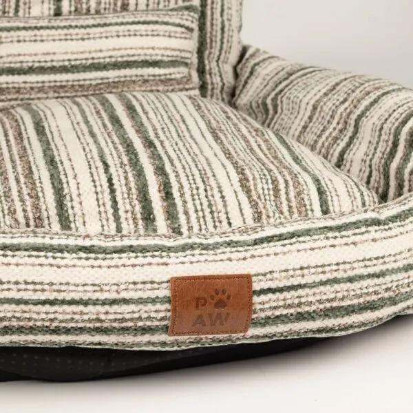 bG9jYWw6Ly9tZWRpYS9ITS9HQy82MFIzMEMxSjZSVktHQ0hNLzlhMWU2ZDcxLmpwZw.webp PAW Bed – Small Sofa – Brown Stripes – 50 × 50 × 26cm