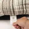 bG9jYWw6Ly9tZWRpYS9IUC9HQy82MFIzMEMxSjZSVktHQ0hQLzNhYTMyOWZjLmpwZw.webp PAW Bed – Small Sofa – Brown Stripes – 50 × 50 × 26cm
