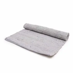 bG9jYWw6Ly9tZWRpYS9IUS84RC82MFIzMEMxRzZXVDM4REhRLzExMmRkNjIwLmpwZWc.webp Medium Indian Handloom Cotton Rug - Grey