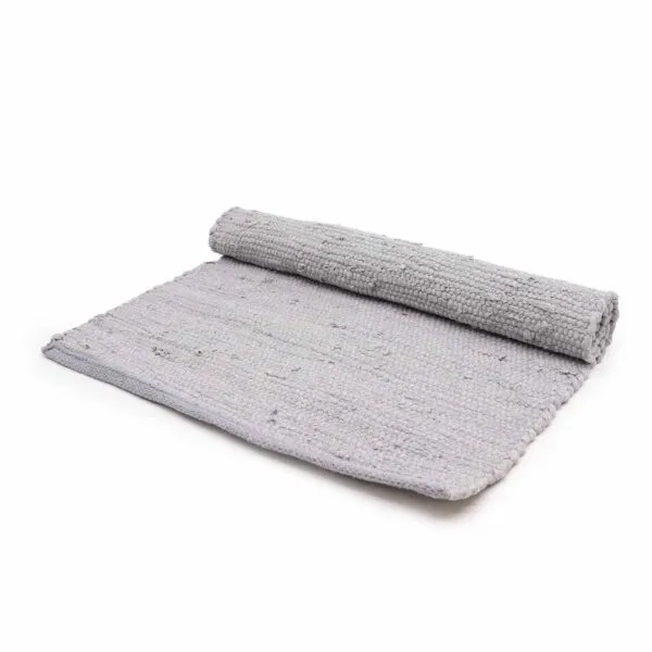 bG9jYWw6Ly9tZWRpYS9IUS84RC82MFIzMEMxRzZXVDM4REhRLzExMmRkNjIwLmpwZWc.webp Medium Indian Handloom Cotton Rug - Grey