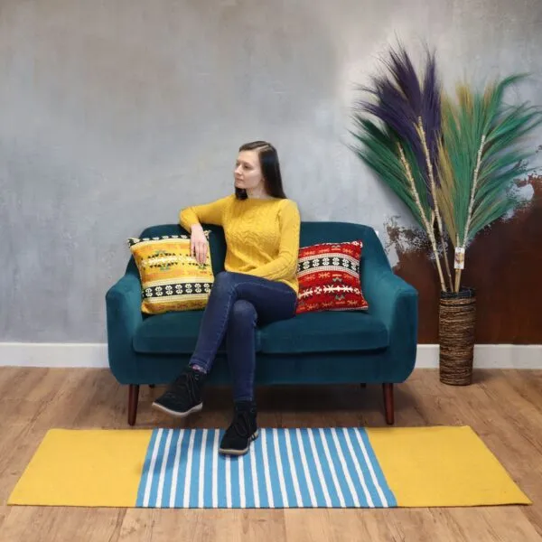 bG9jYWw6Ly9tZWRpYS9TSi80Qy82MFIzMEMxRzZSVks0Q1NKL2UzZWQ2NTg4LmpwZWc.webp Indian Cotton Rug - 70x170cm - Yellow/ Blue
