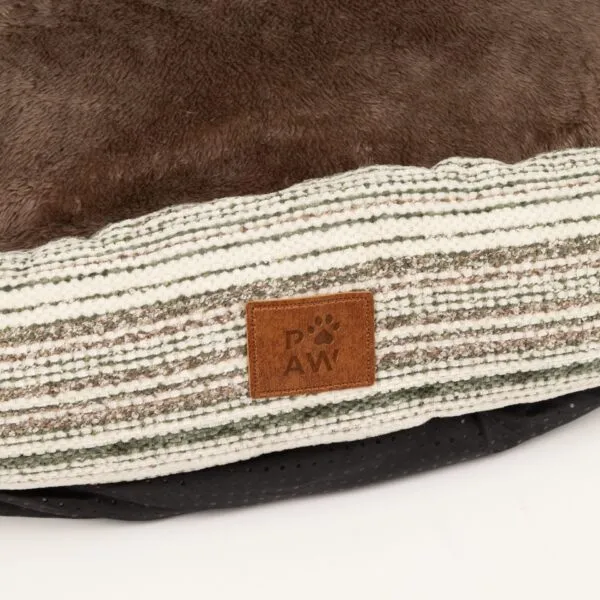 bG9jYWw6Ly9tZWRpYS9TSy9HQy82MFIzMEMxSjZSVktHQ1NLLzVjYTVlNjMzLmpwZw.webp PAW Bed – Medium Sofa – Brown Stripes – 60 × 60 × 28cm