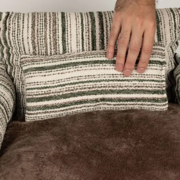 bG9jYWw6Ly9tZWRpYS9TTi9HQy82MFIzMEMxSjZSVktHQ1NOLzUxNzJmNDUyLmpwZw.webp PAW Bed – Medium Sofa – Brown Stripes – 60 × 60 × 28cm