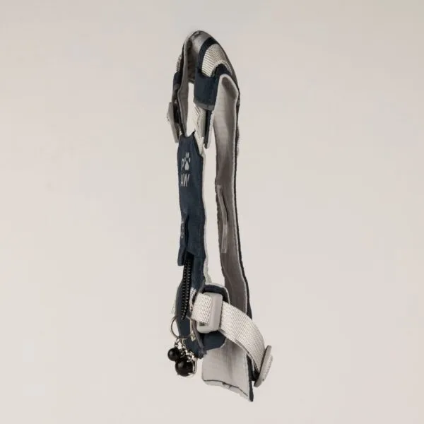 bG9jYWw6Ly9tZWRpYS9TUy80RC82MFIzMEMxSjZSVEs0RFNTL2Y5OWQyNTBhLmpwZw.webp PAW - S (4-8Kg) Dog Step-in Guardian Harness with Reflective Mesh - Rock Grey - Black Obsidian Charm